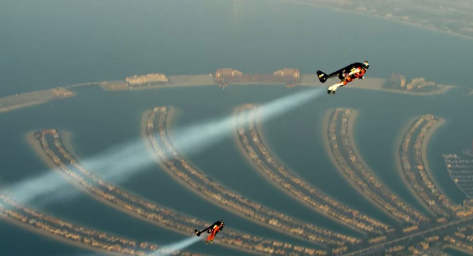 jetpack-flight-yves-rossy-vince-reffet-jetman-dubai-3