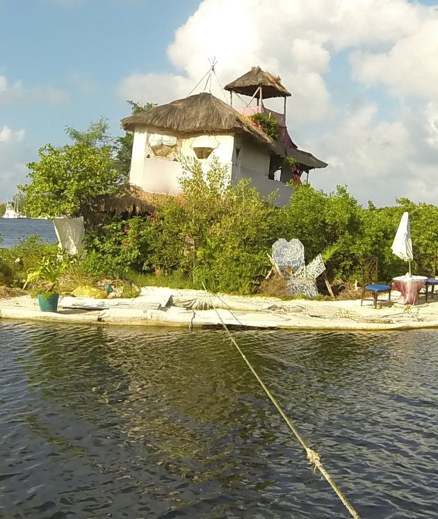 plastic-bottle-island